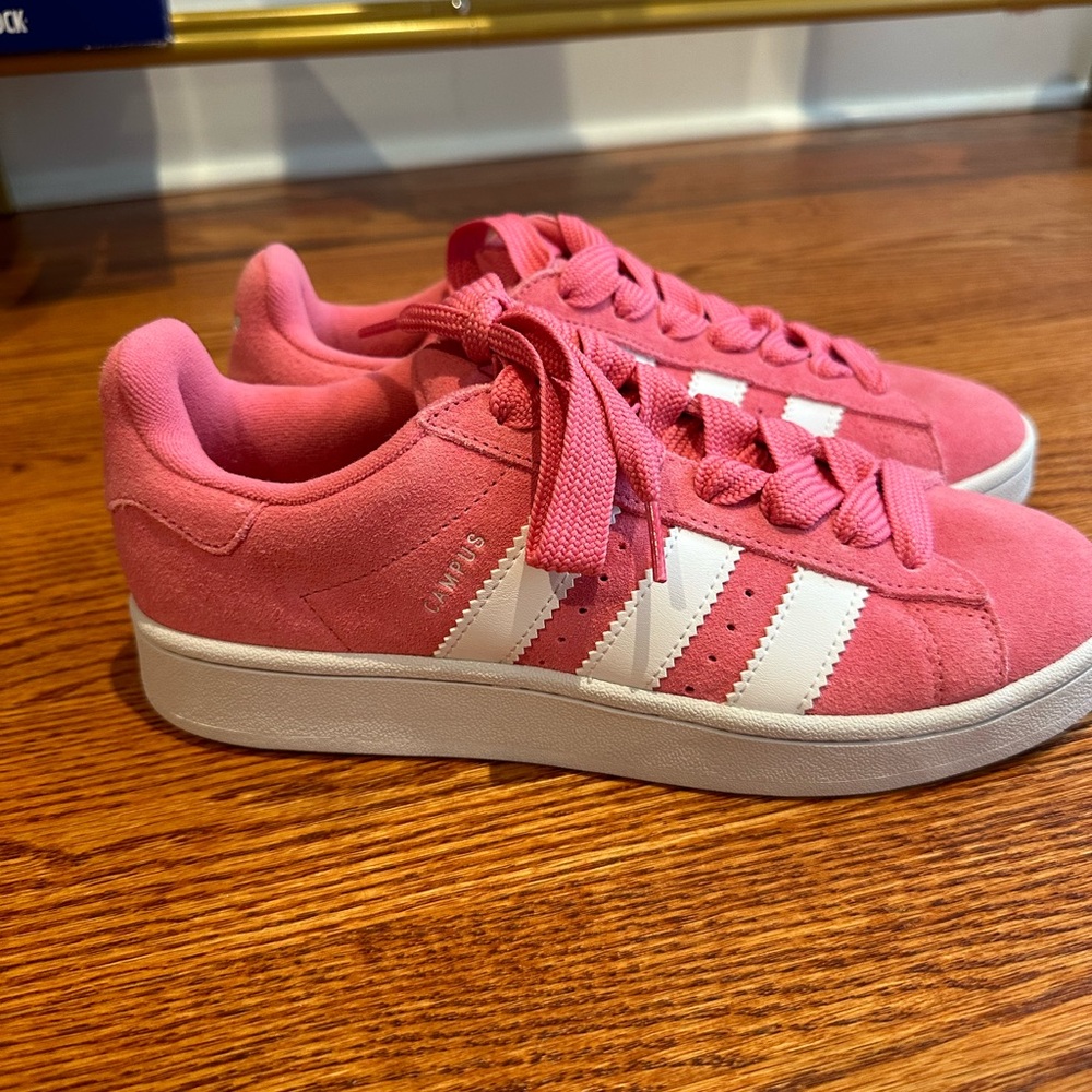 ADIDAS CAMPUSES PINK:  WOMENS SIZE 9: Brand new